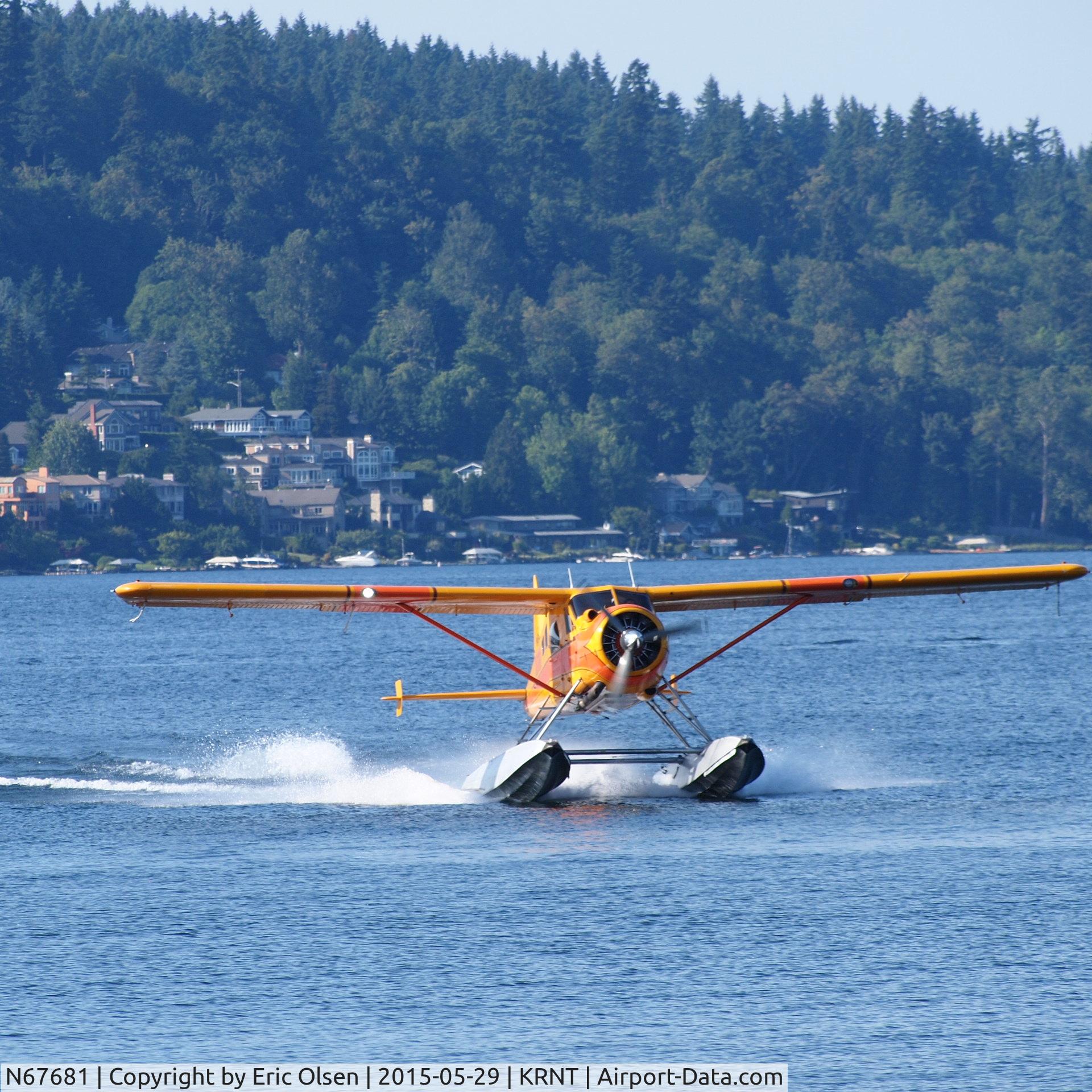 N67681, De Havilland Canada U-6A Beaver C/N 1158/1738, de Havilland Beaver coming into RNT.