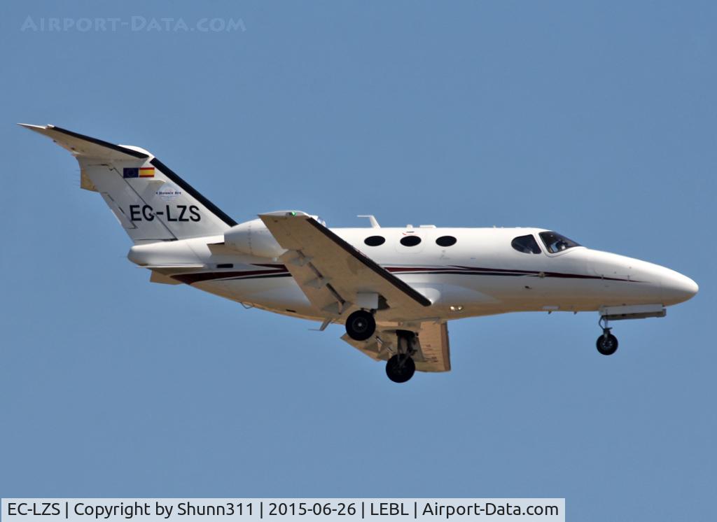 EC-LZS, 2007 Cessna 510 Citation Mustang Citation Mustang C/N 510-0050, Landing rwy 25R