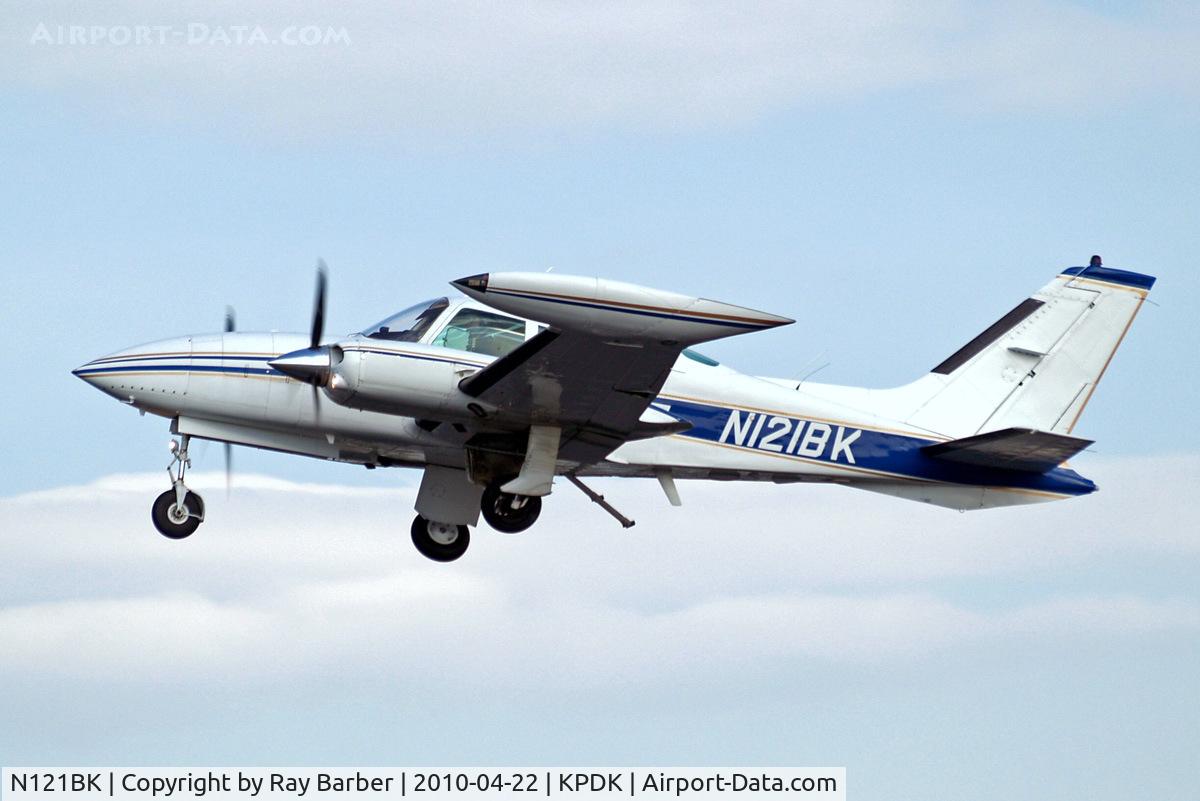 N121BK, 1977 Cessna 310R C/N 310R0893, Cessna 310R [310R-0893] Atlanta-Dekalb Peachtree~N 22/04/2010