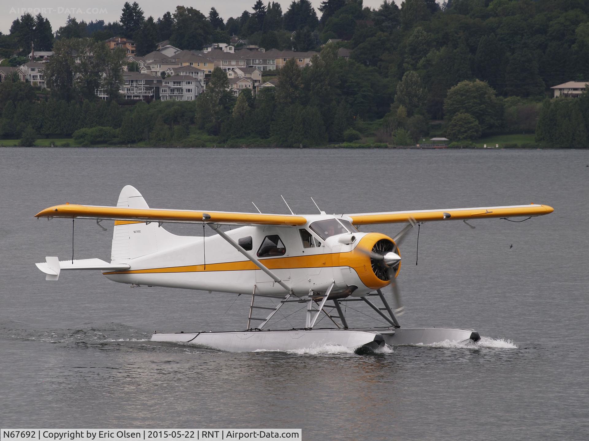 N67692, 1956 De Havilland Canada U-6A Beaver C/N 1018, DHC-2 coming into RNT.