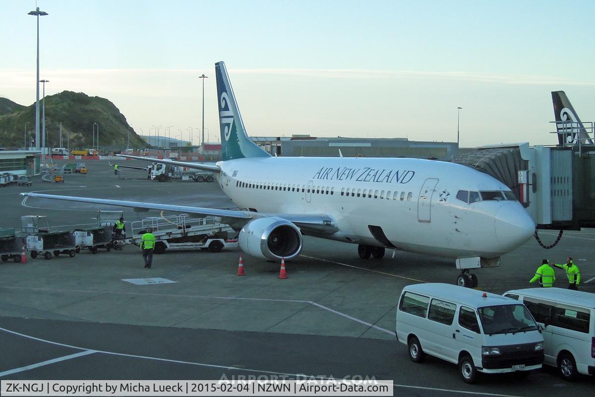 ZK-NGJ, 1999 Boeing 737-319 C/N 25609, At Wellington