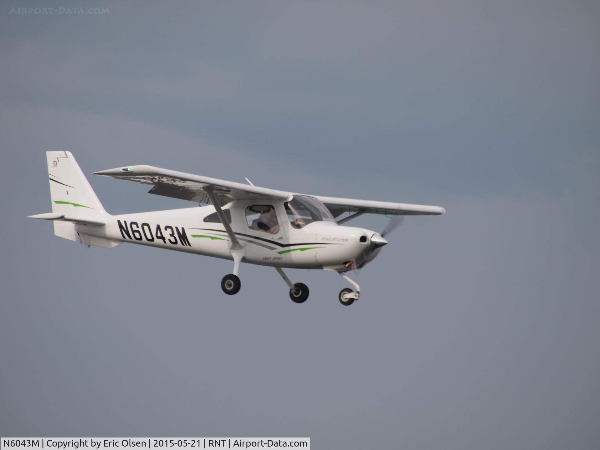 N6043M, Cessna 162 Skycatcher C/N 16200166, Cessna 162 coming into RNT.
