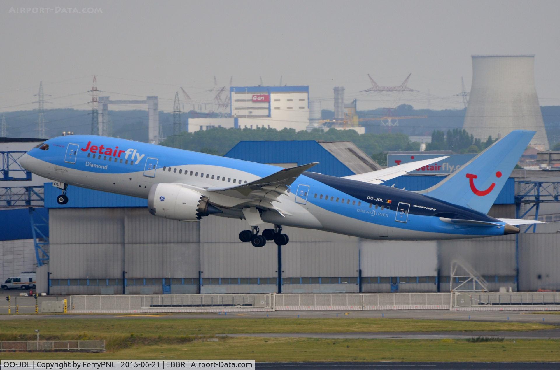 OO-JDL, 2013 Boeing 787-8 Dreamliner C/N 34425, Jetair B788 departing its base.