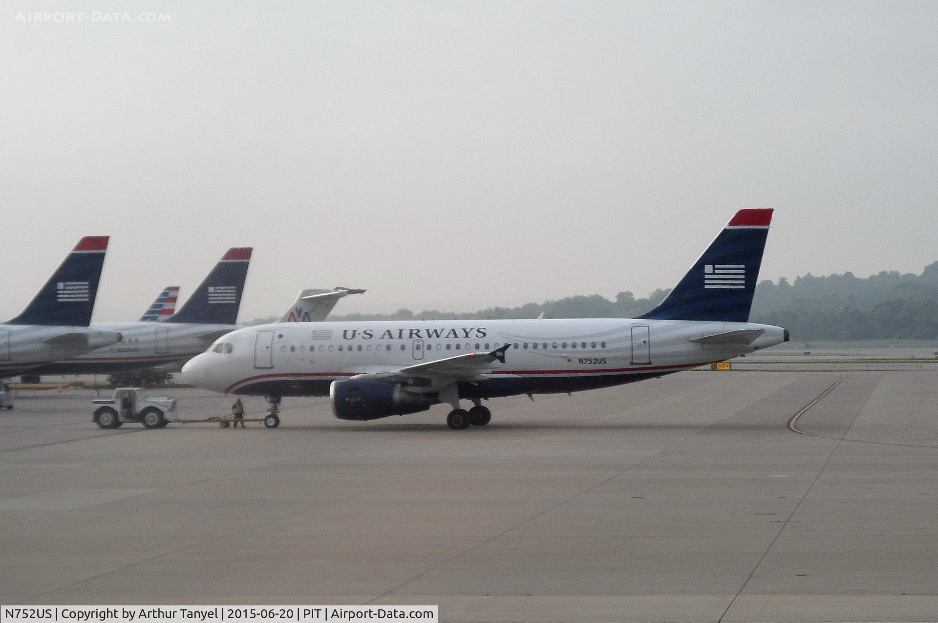 N752US, 2000 Airbus A319-112 C/N 1319, Push back from gate @ PIT