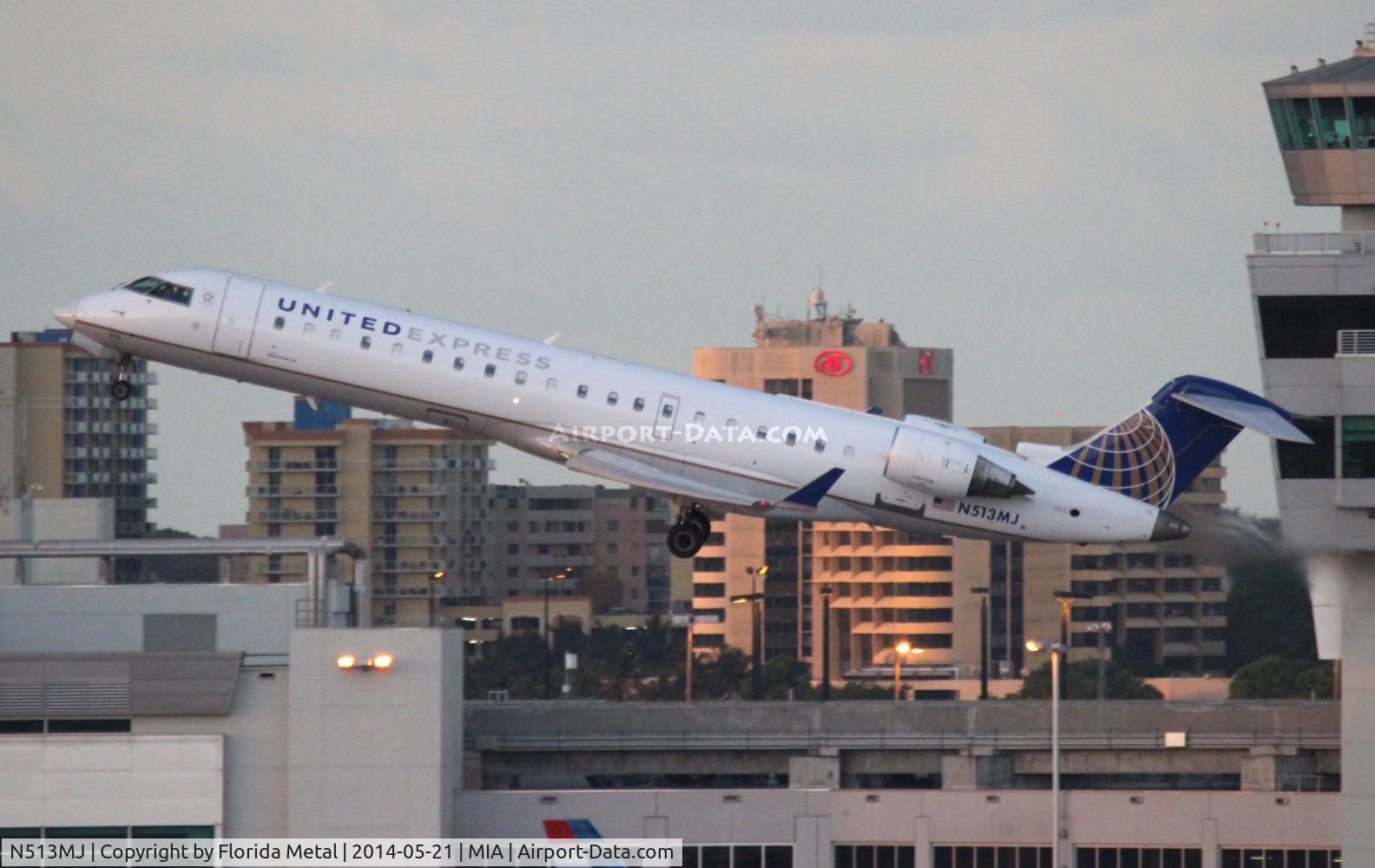 N513MJ, 2003 Bombardier CRJ-701 (CL-600-2C10) Regional Jet C/N 10111, United Express