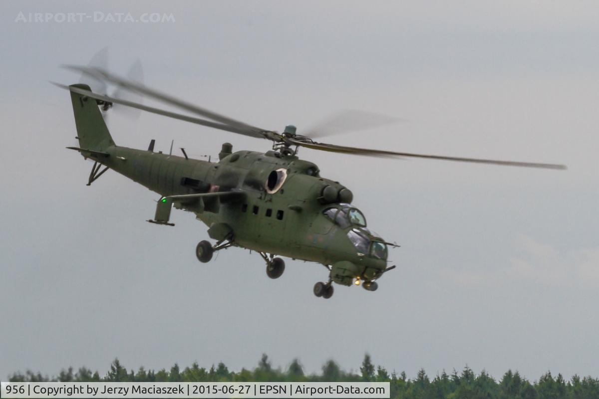 956, Mil Mi-24D Hind D C/N 340956, Mi-24D „Hind-D