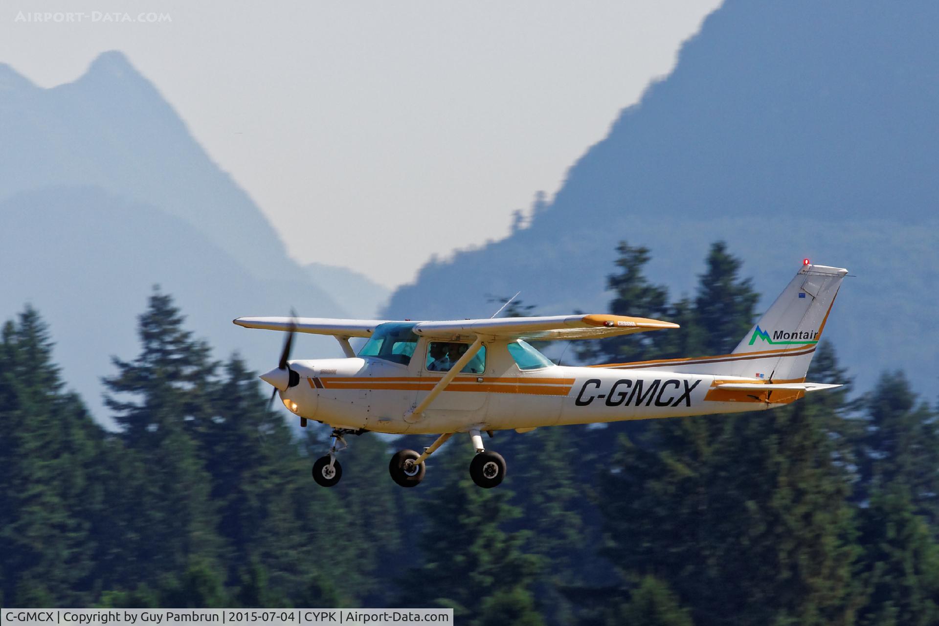 C-GMCX, 1983 Cessna 152 C/N 15285785, Landing