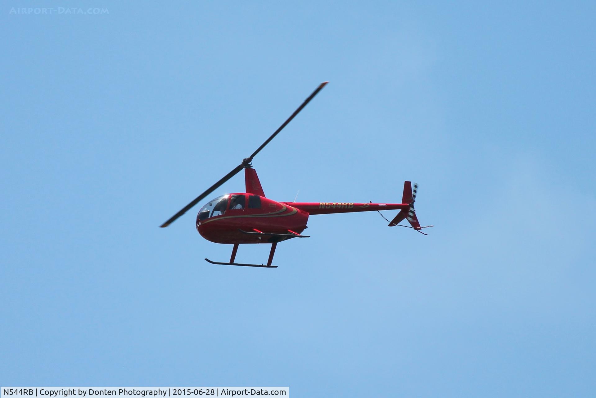 N544RB, 2014 Robinson R44 II C/N 13648, Robinson R-44 (N544RB) flies over South Venice Beach