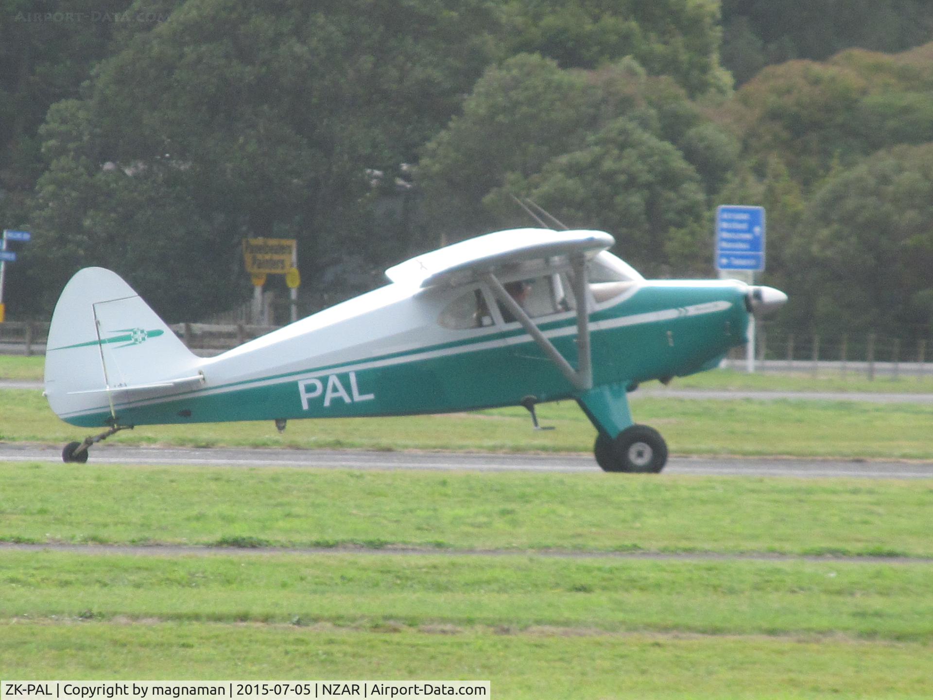 ZK-PAL, 1954 Piper PA-22-135 Tri-Pacer C/N 22-2298, taxying out for departure