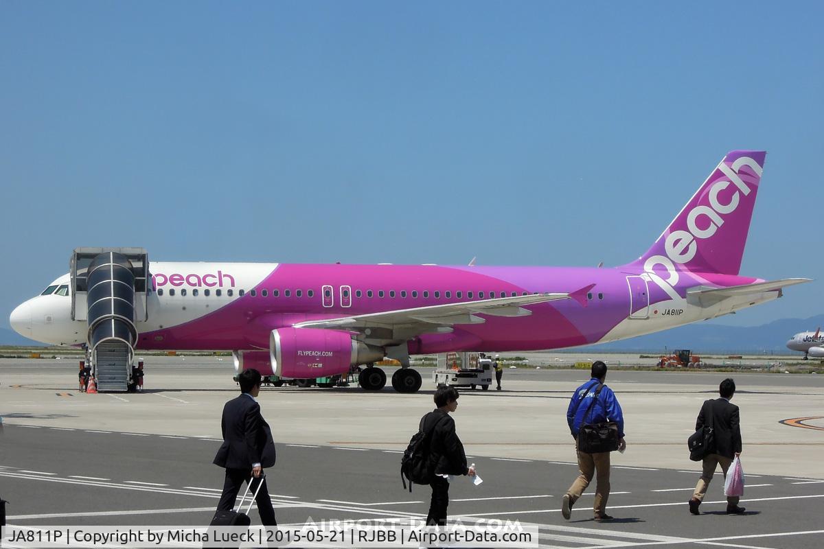 JA811P, 2013 Airbus A320-214 C/N 5874, At Kansai