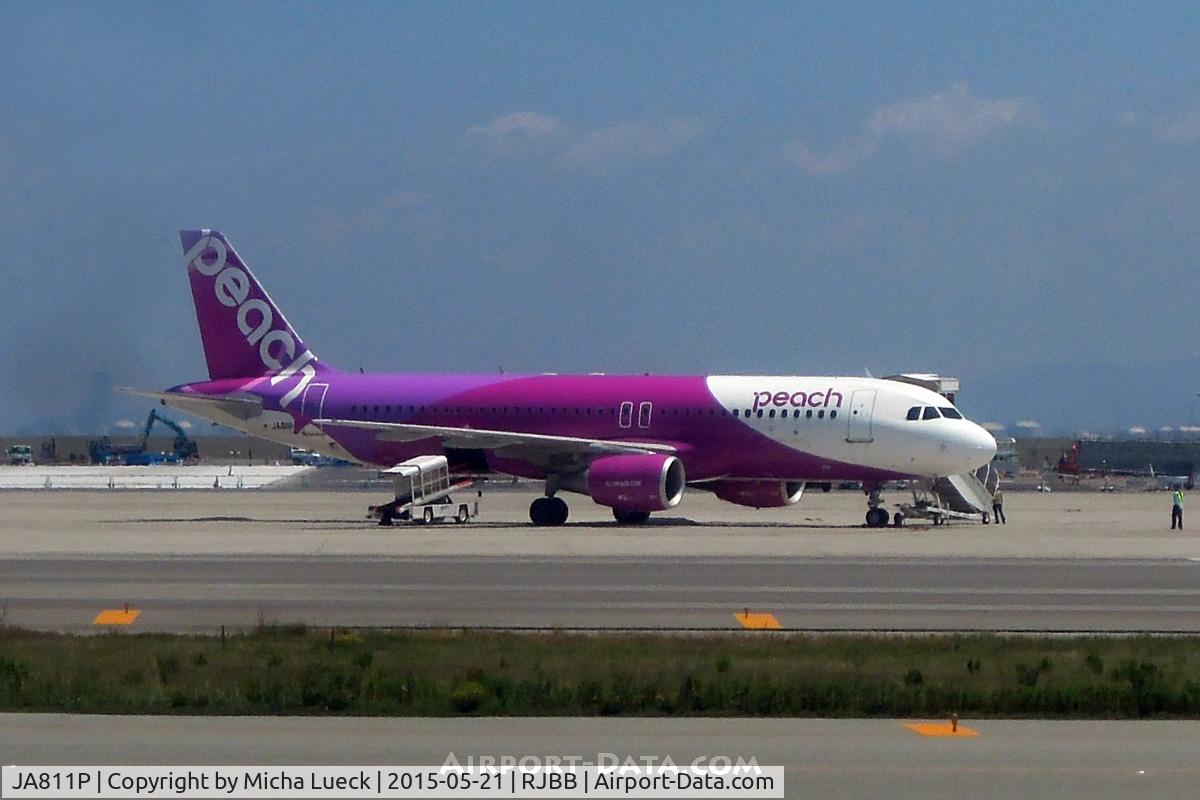 JA811P, 2013 Airbus A320-214 C/N 5874, At Kansai