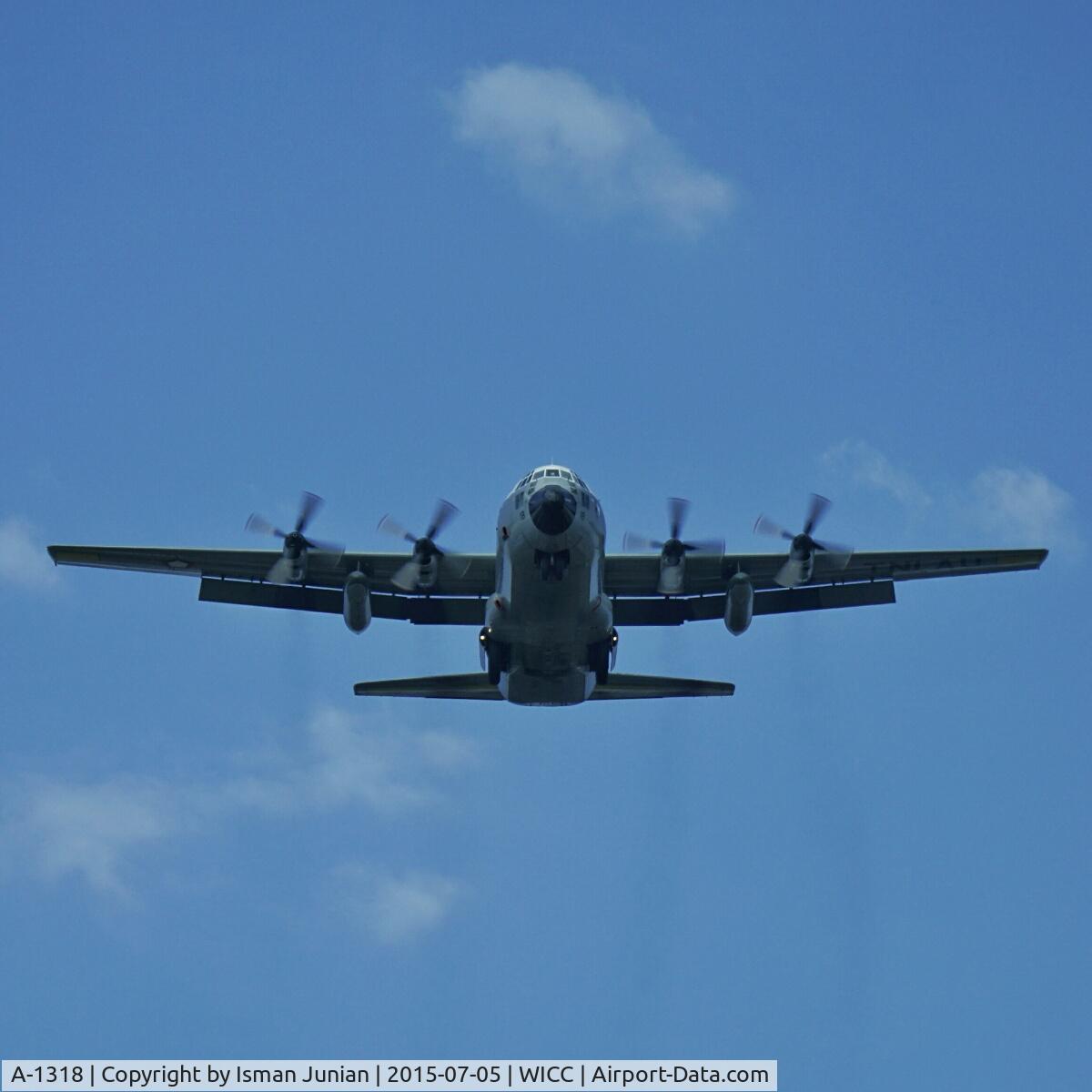 A-1318, Lockheed C-130H Hercules C/N 382-4865, A-1318 approaching runway 29 at WICC/BDO