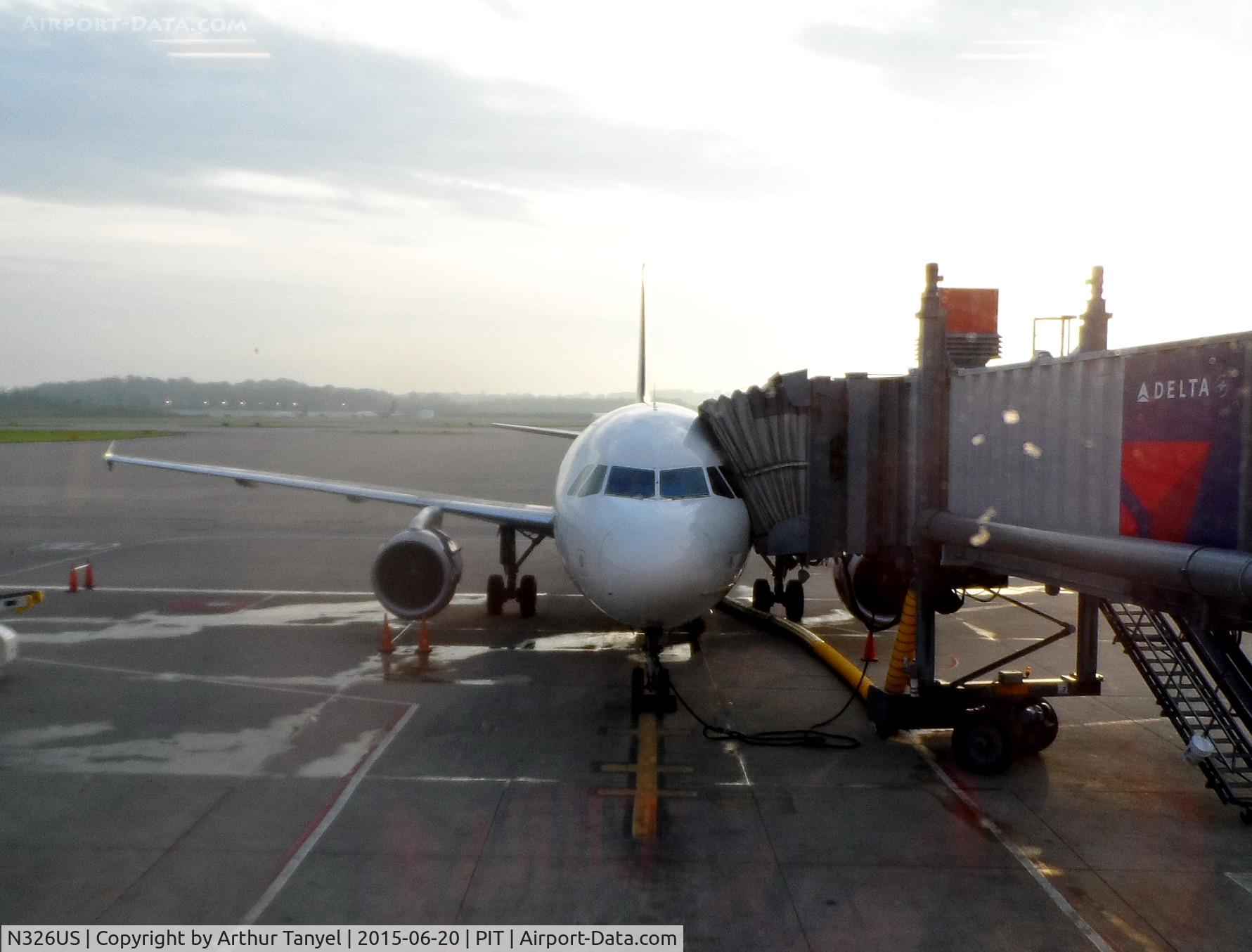 N326US, 1992 Airbus A320-211 C/N 282, @ gate @ PIT