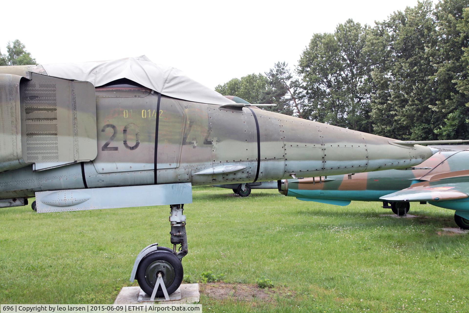 696, 1980 Mikoyan-Gurevich MiG-23BN C/N 0393214212, Flugplatzmuseum Cottbus 9.6.15

696 with 20 44 on rh side