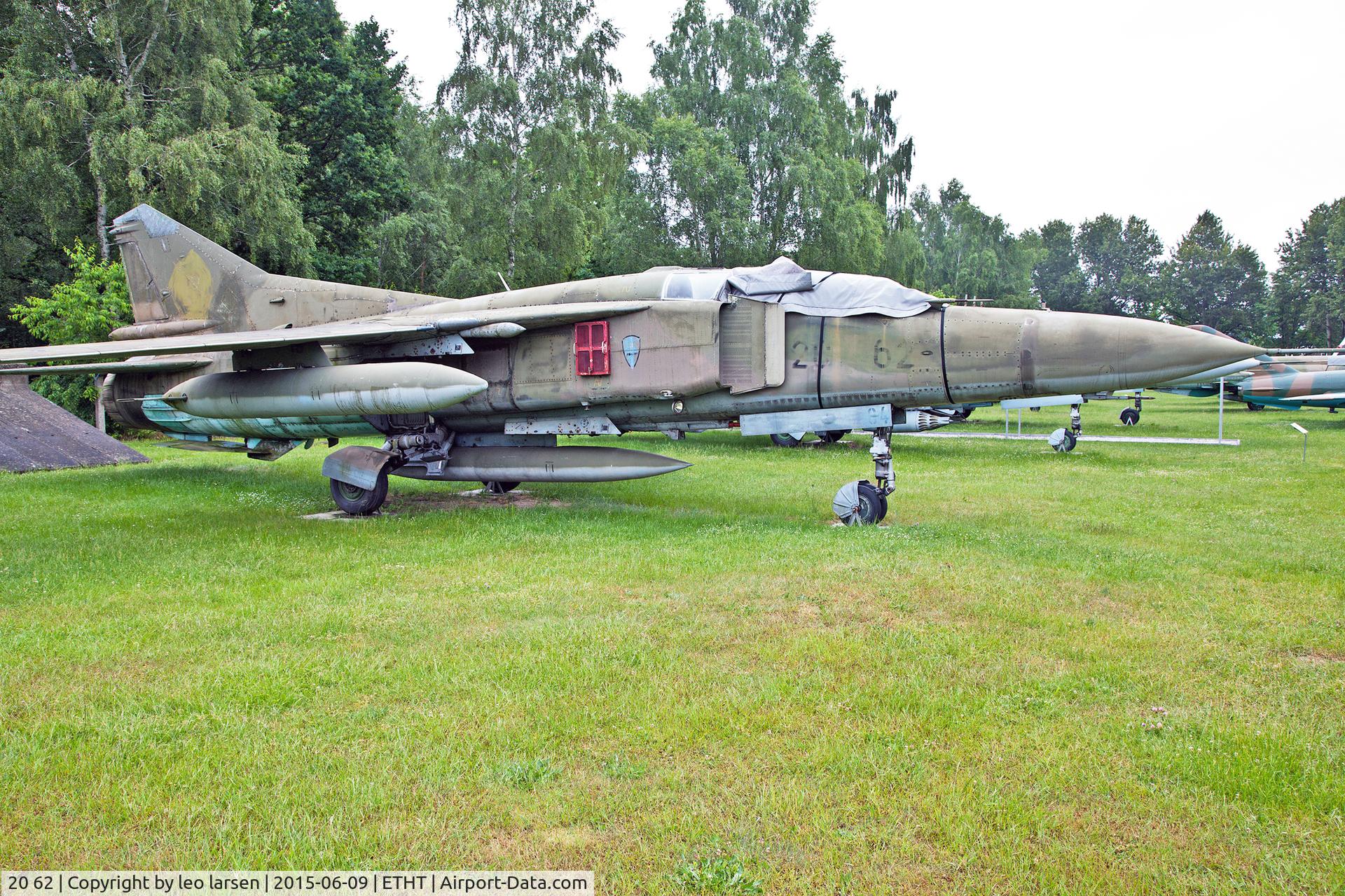 20 62, Mikoyan-Gurevich MiG-23UB C/N A1037901, Flugplatzmuseum Cottbus 9.6.15

ex 104