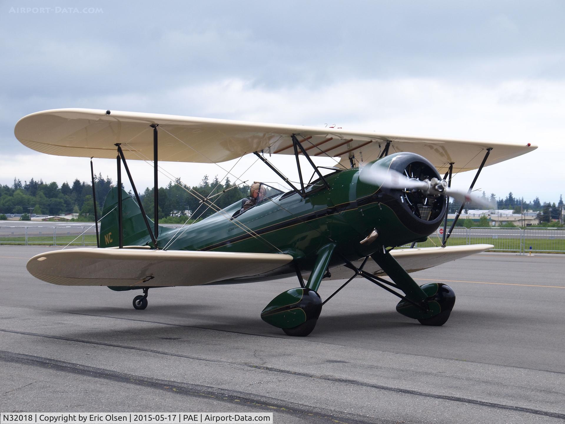 N32018, 1941 Waco UPF-7 C/N 5650, 1941 Waco belonging to the Historic Flight Foundation getting ready to taxi.
