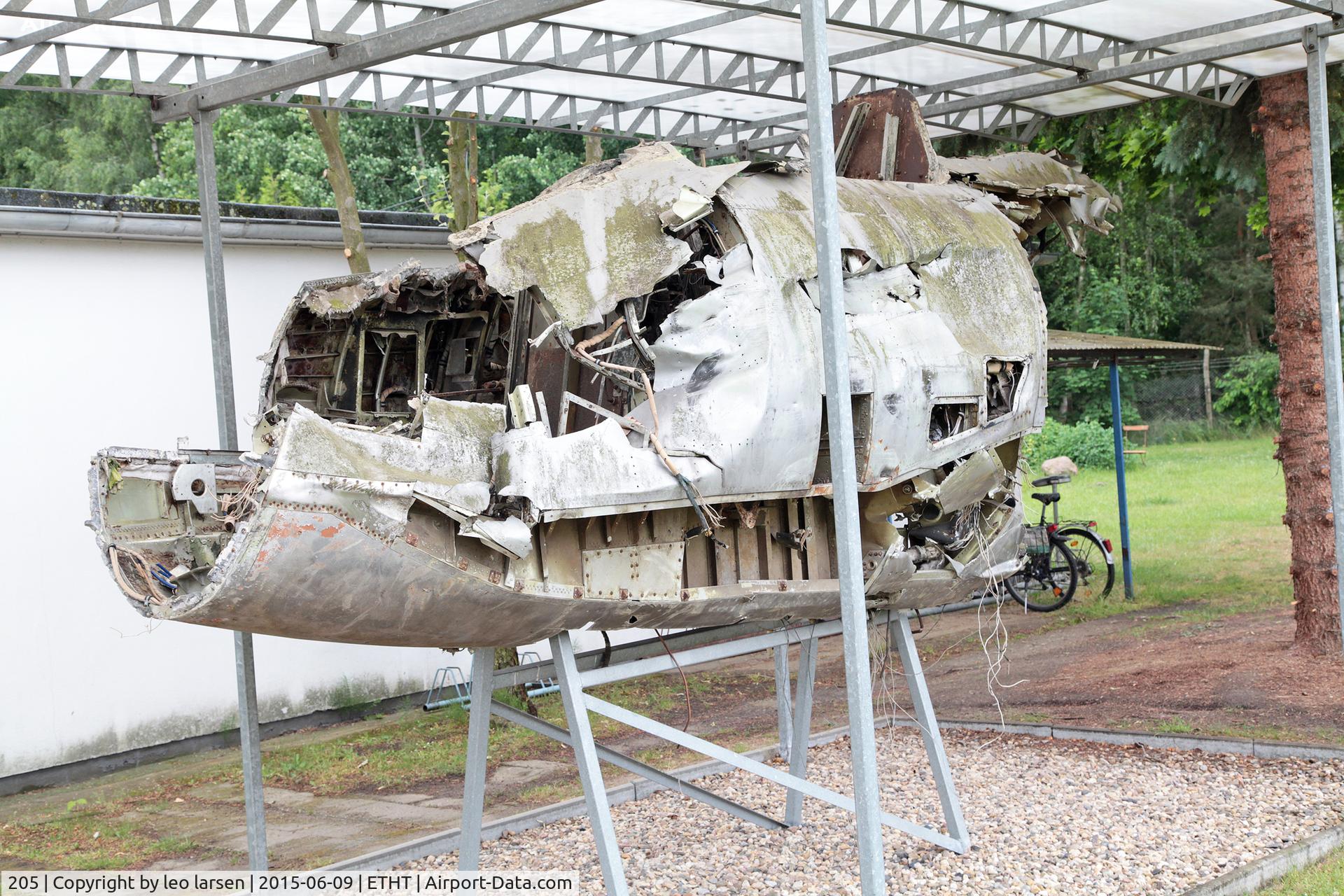 205, Ilyushin Il-28 C/N 54006279, Flugplatzmuseum Cottbus 9.6.15

Nose section only