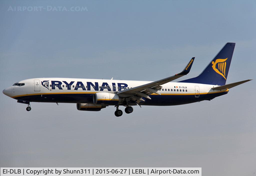 EI-DLB, 2005 Boeing 737-8AS C/N 33584, Landing rwy 25R