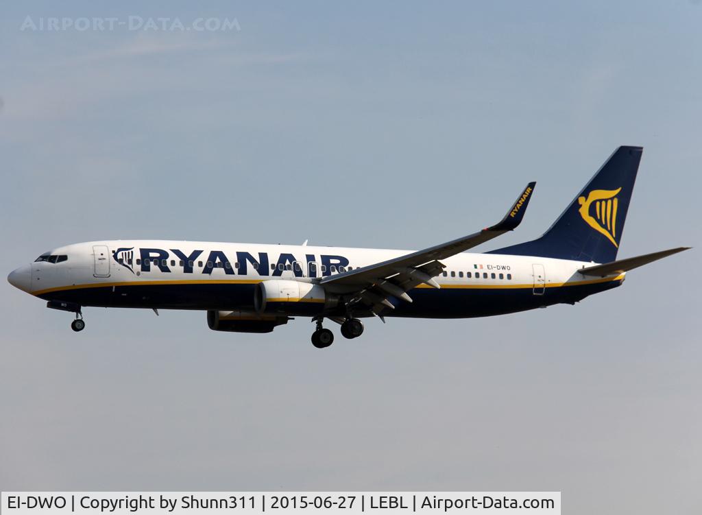 EI-DWO, 2007 Boeing 737-8AS C/N 36079, Landing rwy 25R