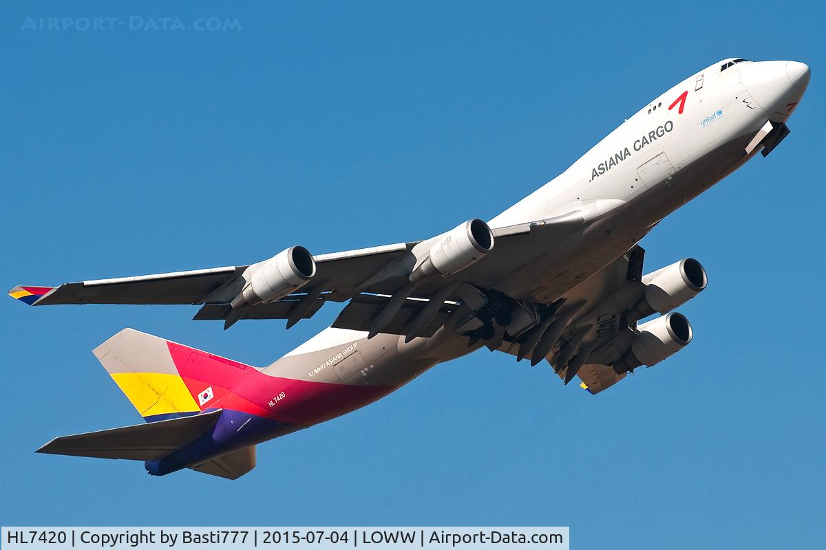 HL7420, 1995 Boeing 747-48EF (SCD) C/N 25783, HL7420@VIE