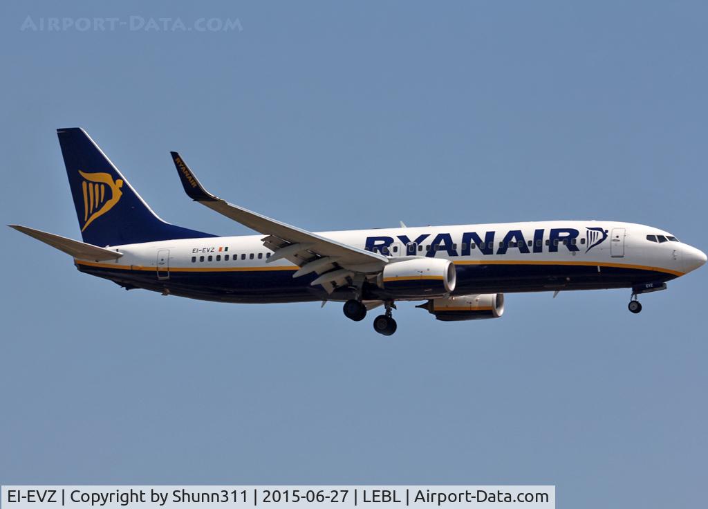 EI-EVZ, 2012 Boeing 737-8AS C/N 40316, Landing rwy 25R