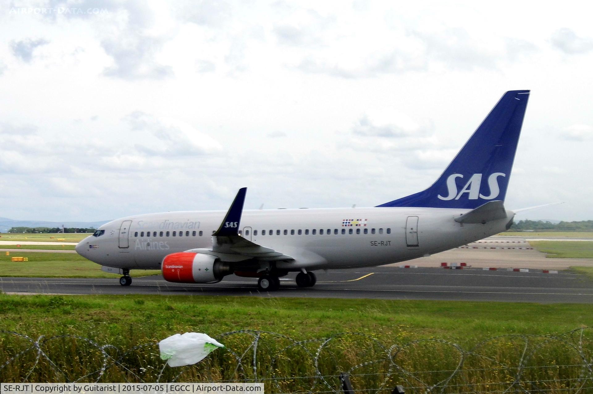 SE-RJT, 2004 Boeing 737-76N C/N 32741, At Manchester