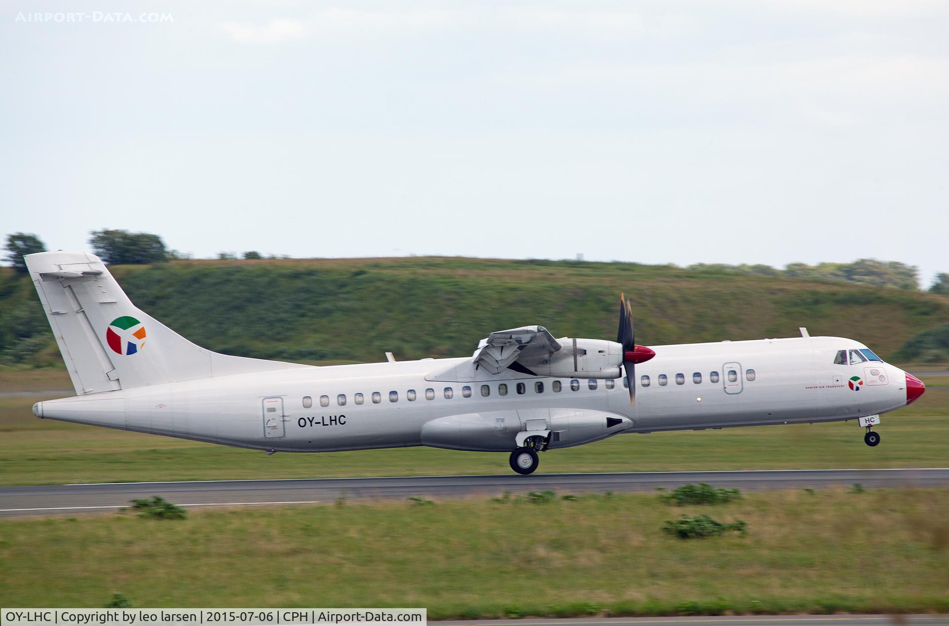 OY-LHC, 1994 ATR 72-212 C/N 405, Copenhagen 6.7.15 just airborne