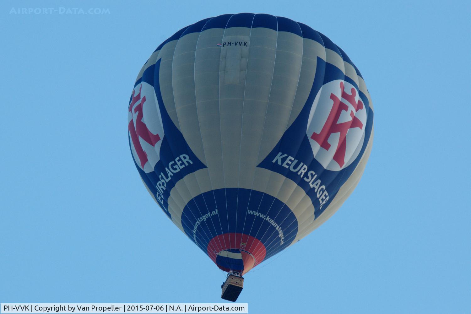 PH-VVK, Ultramagic N-250 C/N 250/53, Ultramagic N-250 hot-air balloon on an evening flight over the town of Papendrecht in the Netherlands. The adds are for the Dutch butcher franchise 