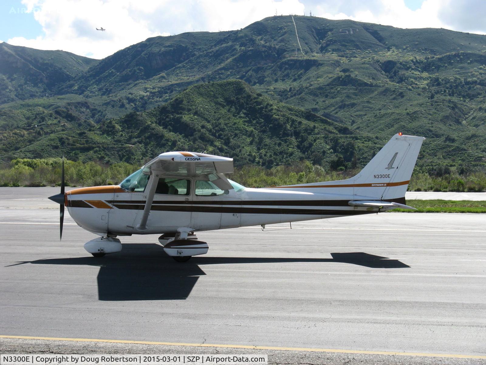 N3300E, 1978 Cessna 172N C/N 17271496, 1978 Cessna 172N SKYHAWK II, Lycoming O-320-H2AD 160 Hp, taxi