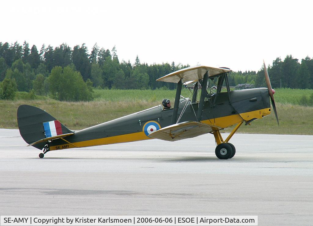 SE-AMY, De Havilland DH-82A Tiger Moth II C/N 82720, Old School.