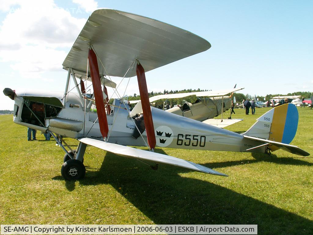 SE-AMG, 1940 De Havilland DH-82A Tiger Moth II C/N 84589, At EAA Fly In.