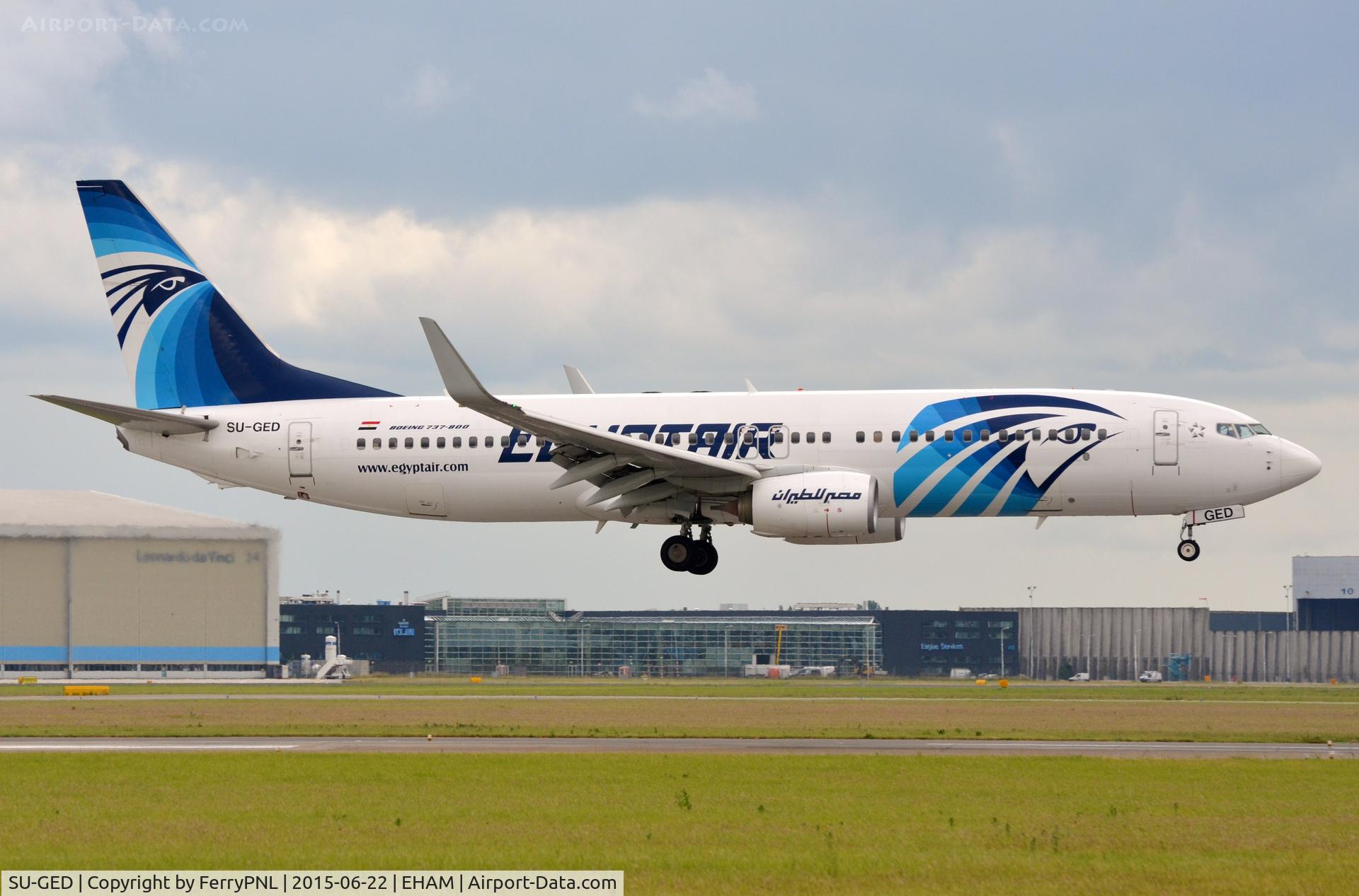 SU-GED, 2012 Boeing 737-866 C/N 40802, Egyptair B738 over the runway and about to land.
