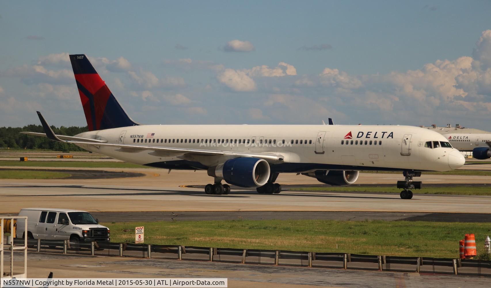 N557NW, 2002 Boeing 757-251 C/N 33393, Delta