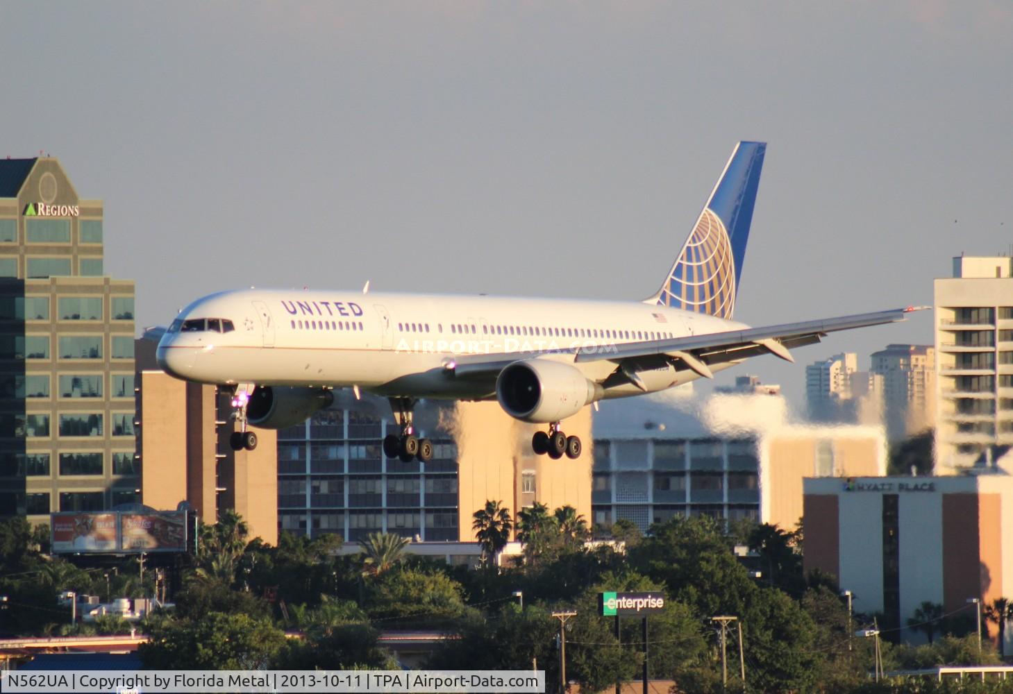 N562UA, 1992 Boeing 757-222 C/N 26664, United