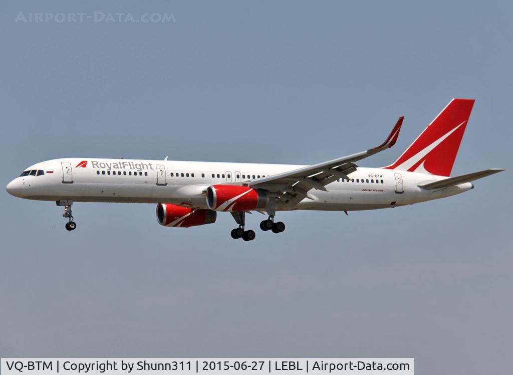 VQ-BTM, 1999 Boeing 757-256 C/N 26253, Landing rwy 25R