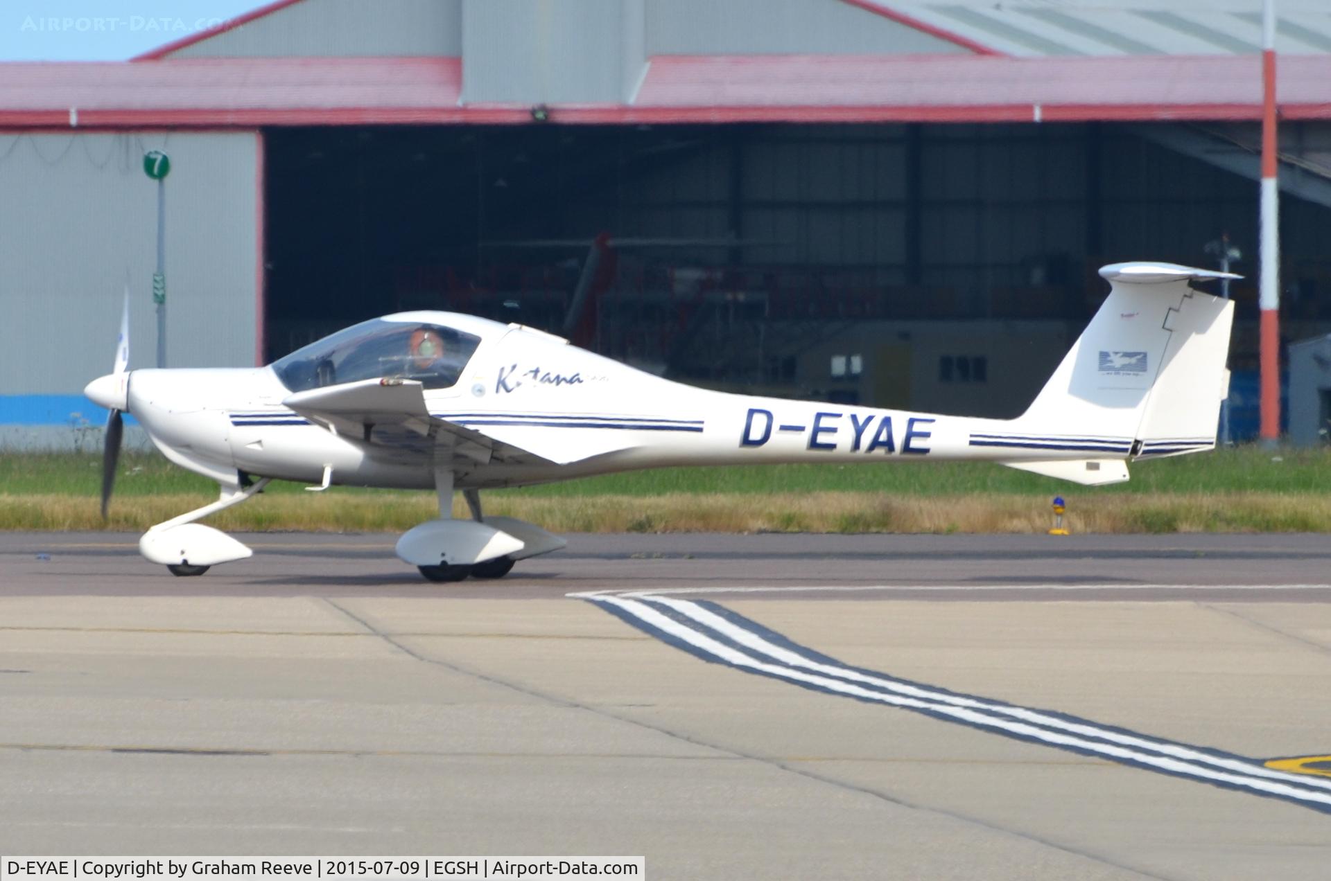 D-EYAE, Diamond DV-20A-1 Katana C/N 10082, Departing from Norwich.