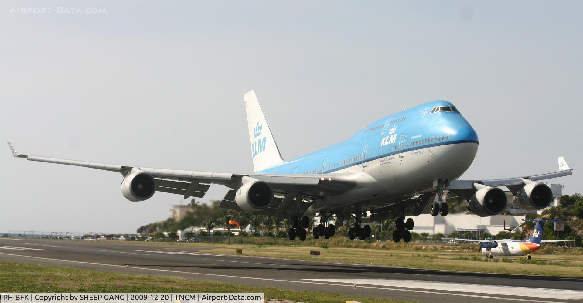 PH-BFK, 1991 Boeing 747-406BC C/N 25087, KLM landing at TNCM