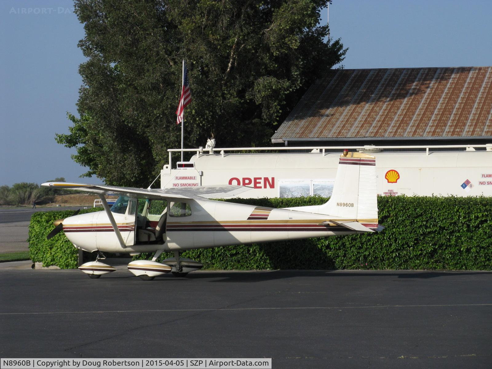 N8960B, 1944 Cessna 172 C/N 36660, 1944 (sic) Cessna 172, Continental O-300 145 Hp six cylinder, (not possible production year-airworthiness date 1958 more likely), refueling. Shell new aviation 100LL fuel supplier.