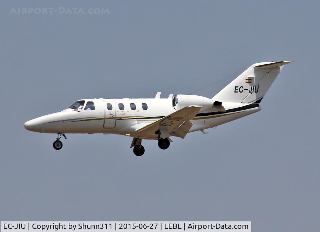 EC-JIU, 2002 Cessna 525 CitationJet CJ1 C/N 525-0486, Landing rwy 25R