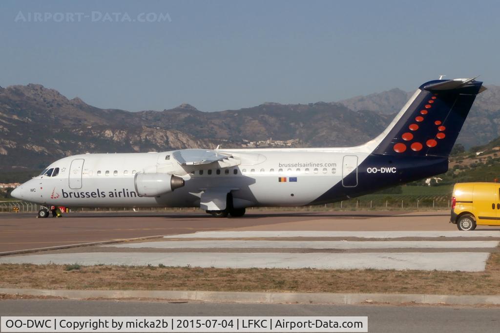 OO-DWC, 1998 British Aerospace Avro 146-RJ100 C/N E3322, Parked
