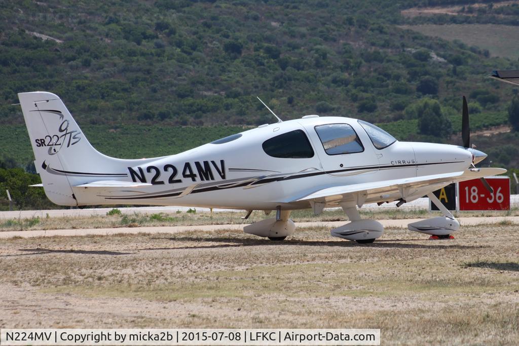 N224MV, 2006 Cirrus SR22 GTS C/N 1922, Parked