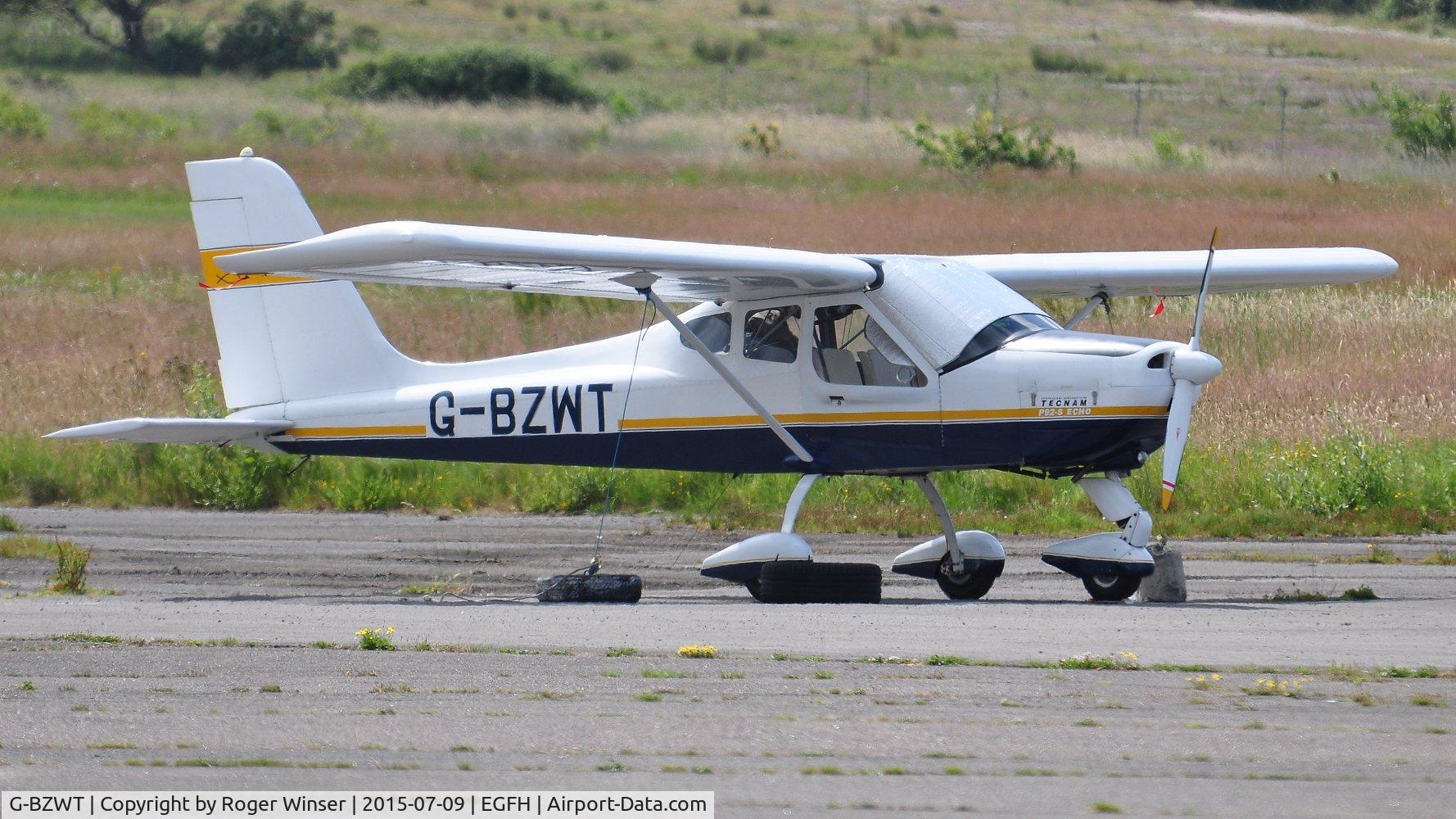 G-BZWT, 2001 Tecnam P-92EA Echo C/N PFA 318-13681, Visiting Tecnam Echo.