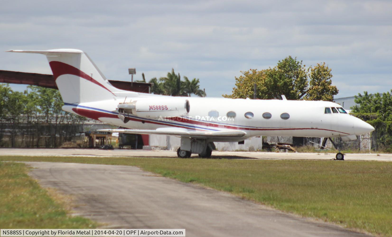 N588SS, 1974 Grumman G-1159 Gulfstream II C/N 142, Gulfstream II