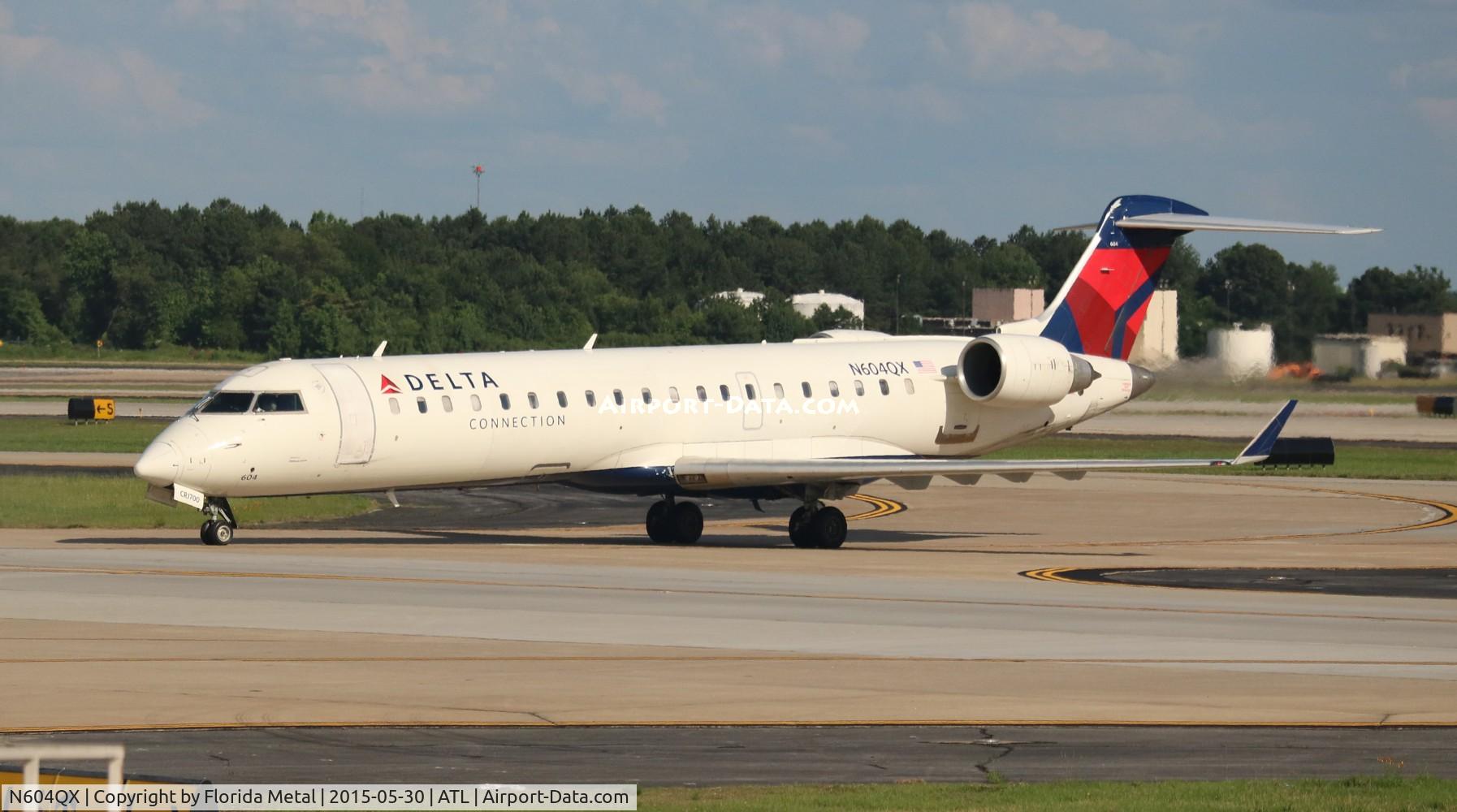 N604QX, 2001 Bombardier CRJ-701 (CL-600-2C10) C/N 10019, Delta Connection