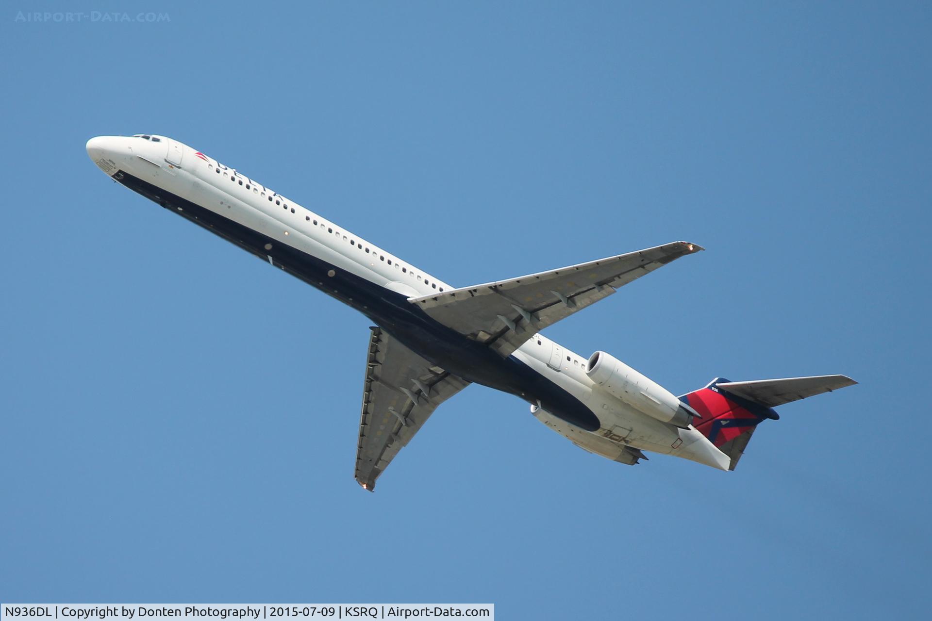 N936DL, 1989 McDonnell Douglas MD-88 C/N 49723, Delta Flight 2298 (N936DL) departs Sarasota-Bradenton International Airport enroute to Hartsfield-Jackson Atlanta International Airport