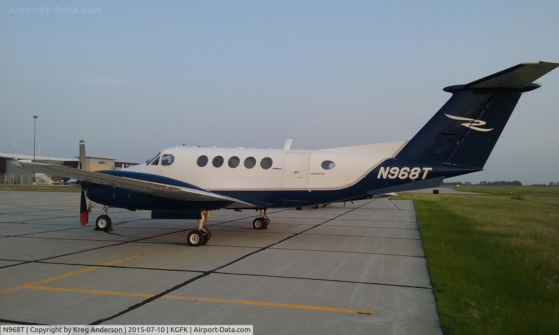 N968T, 1979 Beech 200 C/N BB-570, Beech 200 Super King Air on the ramp.