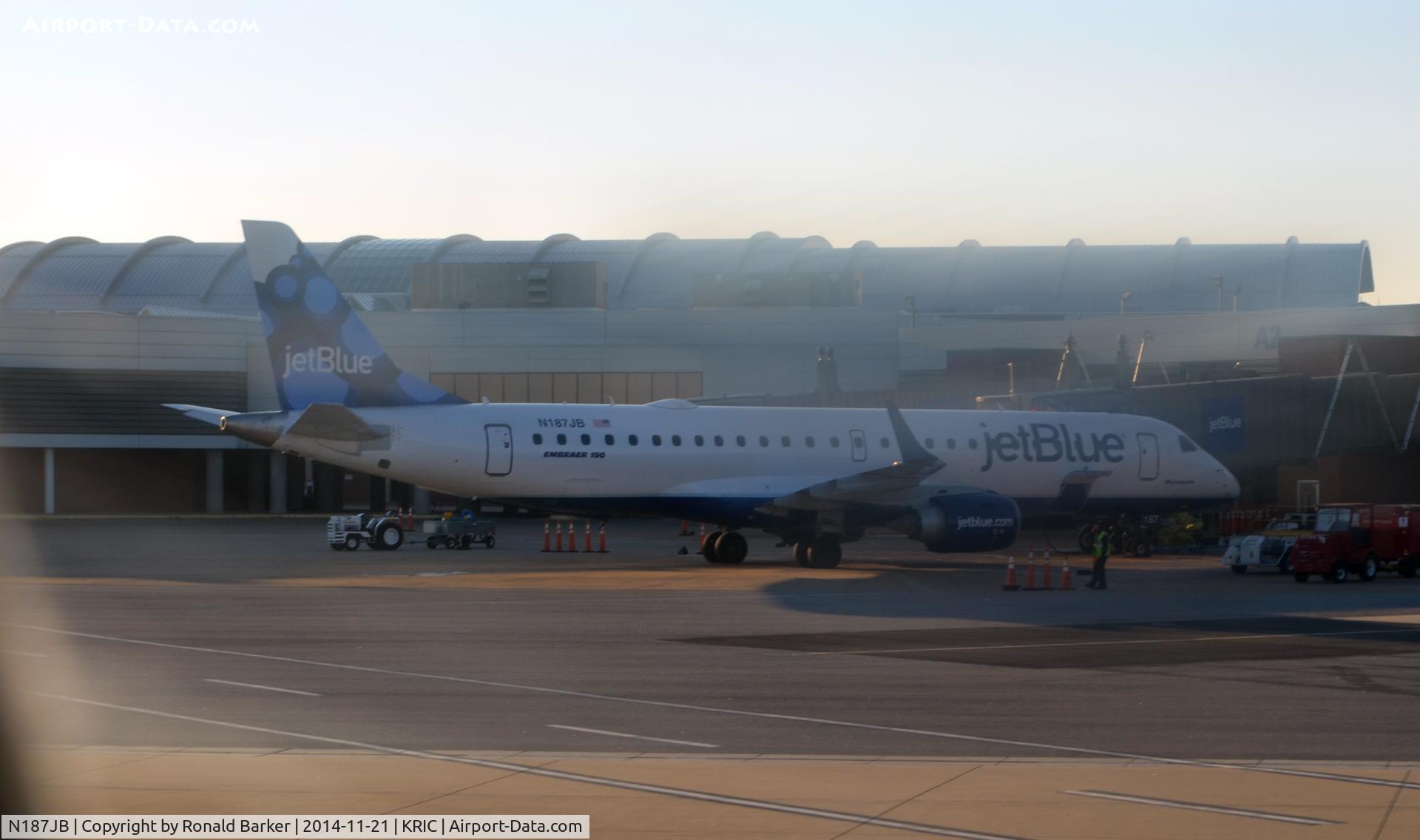 N187JB, 2005 Embraer 190AR (ERJ-190-100IGW) C/N 19000009, Gate A4 RIC