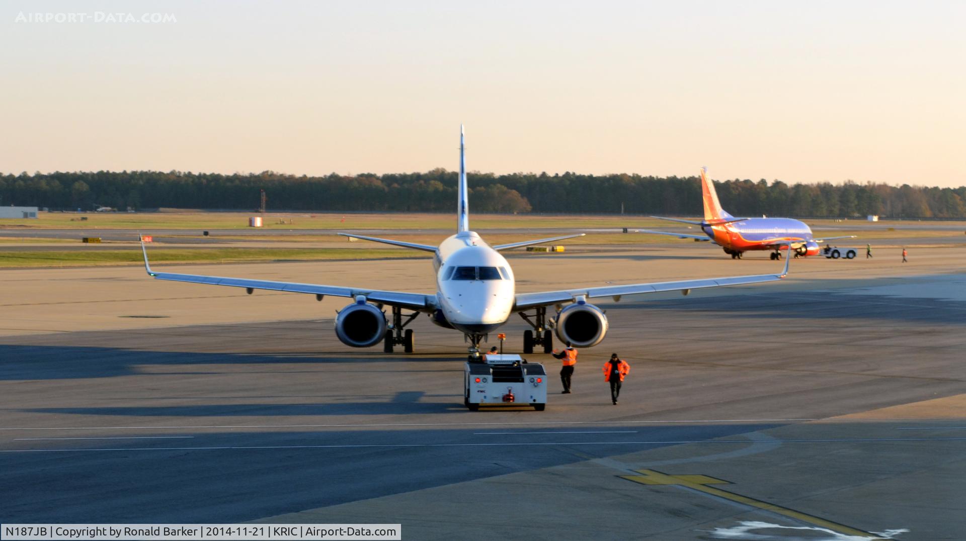 N187JB, 2005 Embraer 190AR (ERJ-190-100IGW) C/N 19000009, Pushback RIC