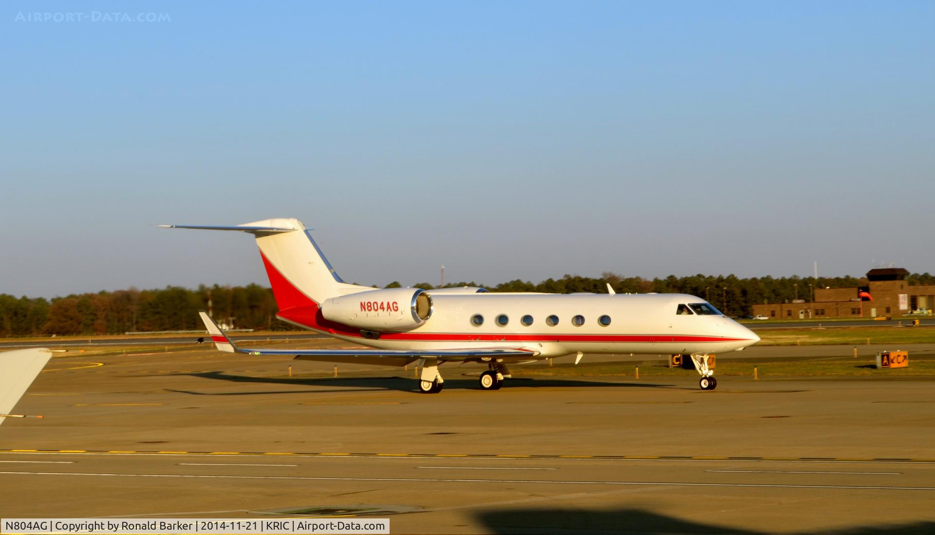 N804AG, 2010 Gulfstream Aerospace G450 (GIV-X) C/N 4199, Taxi RIC
