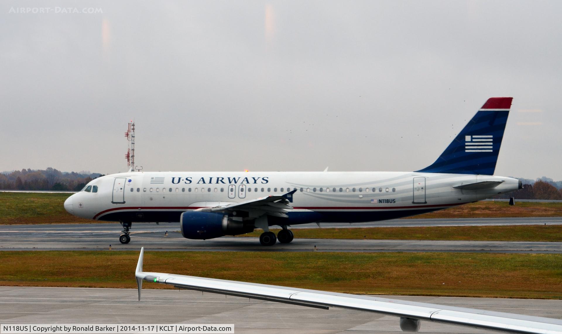 N118US, 2000 Airbus A320-214 C/N 1264, Taxi CLT